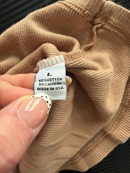 Slim Ribbed Tank Top - Picture 3 of 3